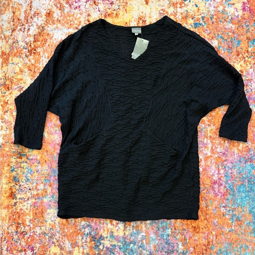 Niche Nilgun Deruman textured black top (NWT)